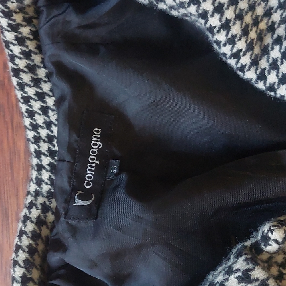 Houndstooth jacket. - Picture 3 of 7